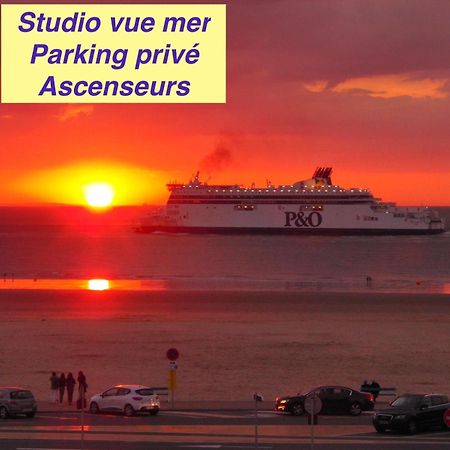 Au Rythme Des Ferrys Lägenhet Calais Exteriör bild
